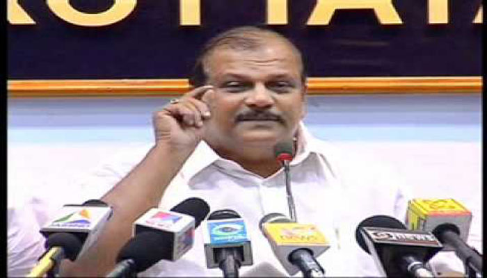 'നോട്ടിസ് വരട്ടെ, തനിക്ക് സൗകര്യമുള്ളപ്പോള് ഹാജരാകും', വനിതാകമ്മീഷനെ പരിഹസിച്ച് പി.സി ജോര്ജ് 'നോട്ടിസ് വരട്ടെ, തനിക്ക് സൗകര്യമുള്ളപ്പോള് ഹാജരാകും', വനിതാകമ്മീഷനെ പരിഹസിച്ച് പി.സി ജോര്ജ്