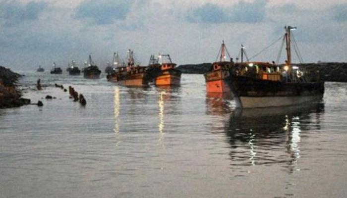 മത്സ്യത്തൊഴിലാളികള്ക്കുനേരെ നിറയൊഴിച്ച് കോസ്റ്റ് ഗാർഡ് മത്സ്യത്തൊഴിലാളികള്ക്കുനേരെ നിറയൊഴിച്ച് കോസ്റ്റ് ഗാർഡ്