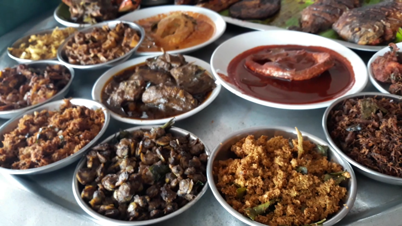 ഞണ്ടും മീനും, ഇത് കൊച്ചിയുടെ രുചി ഞണ്ടും മീനും, ഇത് കൊച്ചിയുടെ രുചി