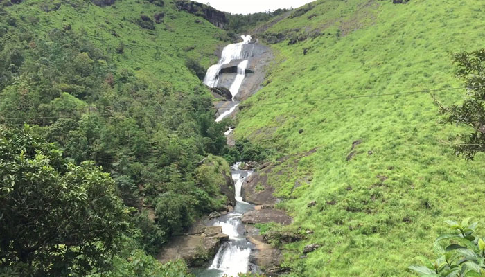 ഇവിടുത്തെ കാറ്റാണ് കാറ്റ് ഇവിടുത്തെ കാറ്റാണ് കാറ്റ്