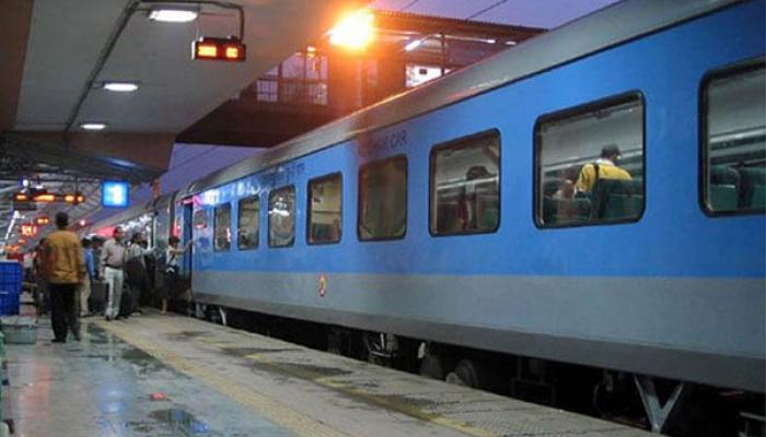 ഇന്ന് മുതല് രാജധാനി, തുരന്തോ, ശതാബ്ദി ട്രെയിനുകളുടെ യാത്ര നിരക്ക് അമ്പതു ശതമാനം വരെ കൂടും ഇന്ന് മുതല് രാജധാനി, തുരന്തോ, ശതാബ്ദി ട്രെയിനുകളുടെ യാത്ര നിരക്ക് അമ്പതു ശതമാനം വരെ കൂടും
