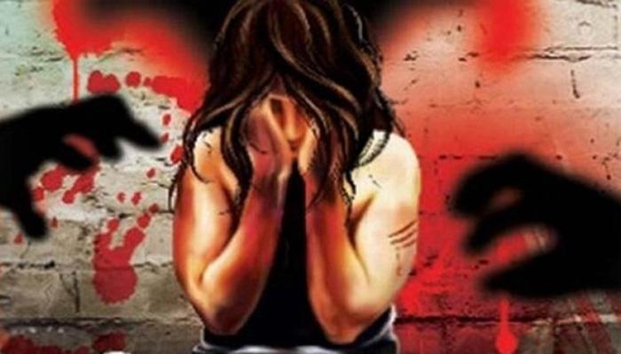 വീണ്ടും ക്രൂരത: ഓടുന്ന ഓട്ടോയില് യുവതിയെ കൂട്ടബലാല്സംഗം ചെയ്തു, ഒന്പതു മാസം പ്രായമുള്ള പെണ്കുഞ്ഞിനെ വലിച്ചെറിഞ്ഞു വീണ്ടും ക്രൂരത: ഓടുന്ന ഓട്ടോയില് യുവതിയെ കൂട്ടബലാല്സംഗം ചെയ്തു, ഒന്പതു മാസം പ്രായമുള്ള പെണ്കുഞ്ഞിനെ വലിച്ചെറിഞ്ഞു