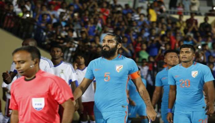 സൗഹൃദ ഫുട്ബോള് മത്സരം: ചൈനയെ നേരിടാന് മലയാളി കൂട്ടുകെട്ടുമായി ഇന്ത്യ ഒരുങ്ങുന്നു സൗഹൃദ ഫുട്ബോള് മത്സരം: ചൈനയെ നേരിടാന് മലയാളി കൂട്ടുകെട്ടുമായി ഇന്ത്യ ഒരുങ്ങുന്നു