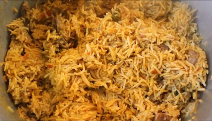 പ്രണയിച്ച് പറ്റിച്ച യുവാവിനെ ബിരിയാണിയാക്കി യുവതി വിളമ്പി പ്രണയിച്ച് പറ്റിച്ച യുവാവിനെ ബിരിയാണിയാക്കി യുവതി വിളമ്പി